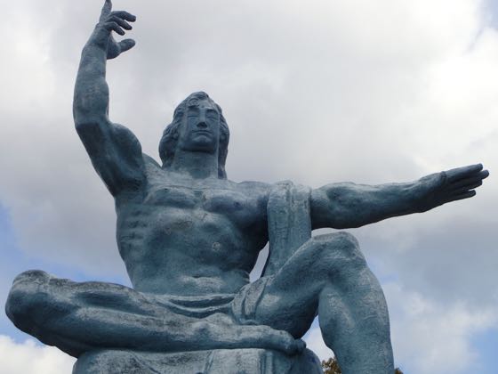 長崎の平和祈念像