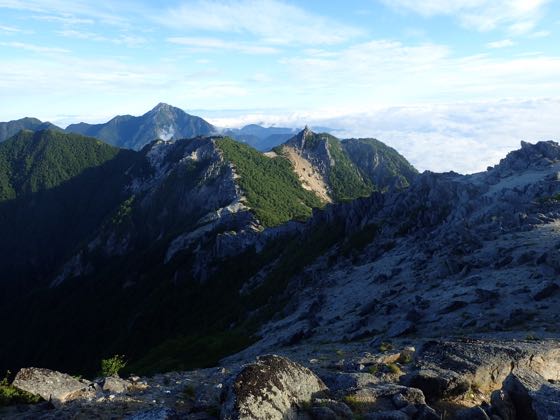 甲斐駒ケ岳とオベリスク地蔵岳